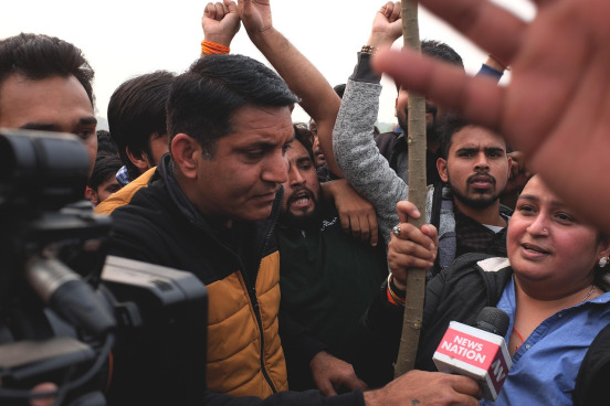 journalist interview microphone